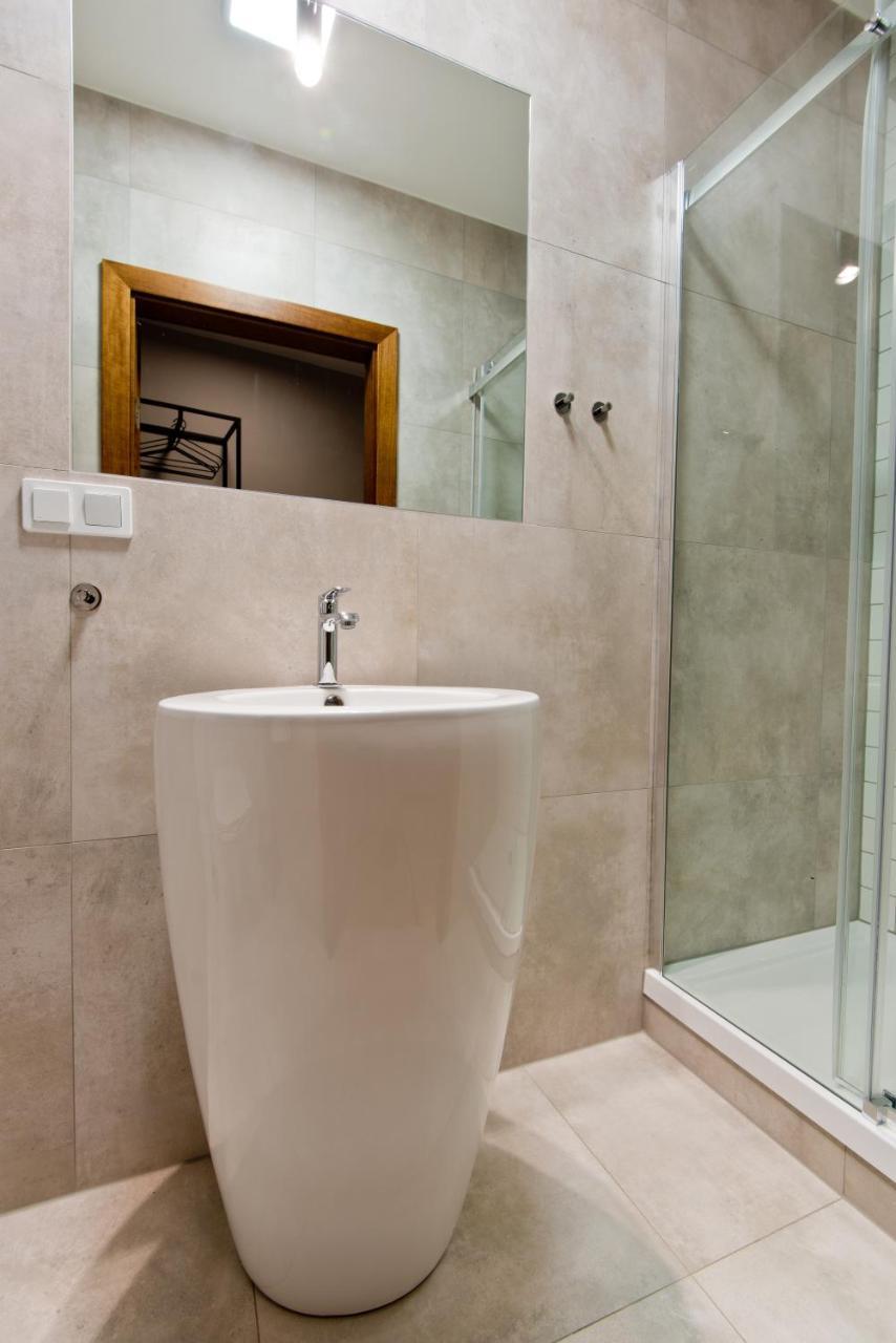 Apartsuites I Sorau Zary  Exterior photo Bathroom