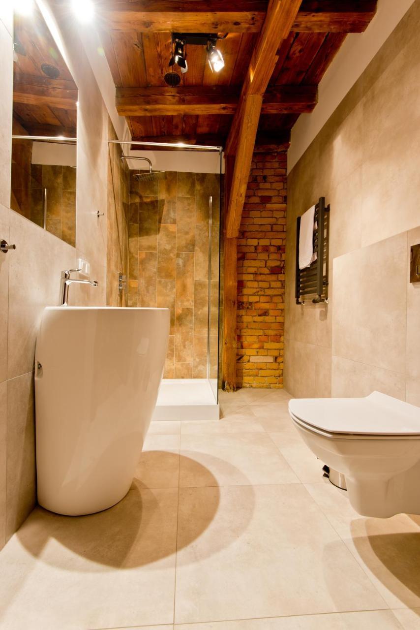 Apartsuites I Sorau Zary  Exterior photo Bathroom