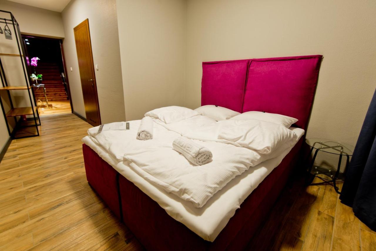 Apartsuites I Sorau Zary  Exterior photo A room at the hotel