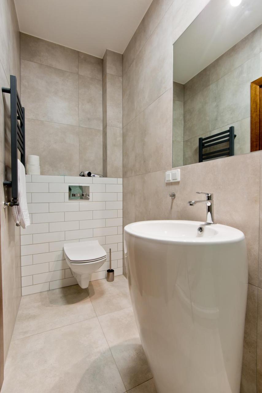 Apartsuites I Sorau Zary  Exterior photo Bathroom